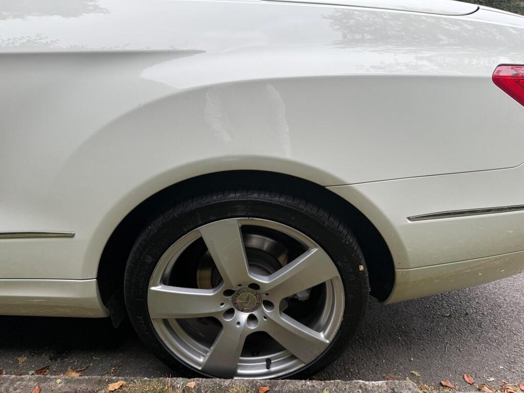 
								2011 Mercedes-Benz 1.8 E200 BlueEfficiency SE Cabriolet full									