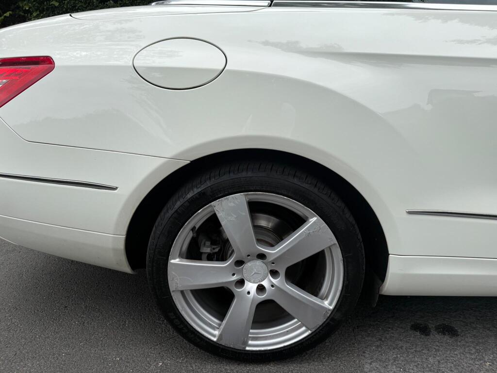 
								2011 Mercedes-Benz 1.8 E200 BlueEfficiency SE Cabriolet full									