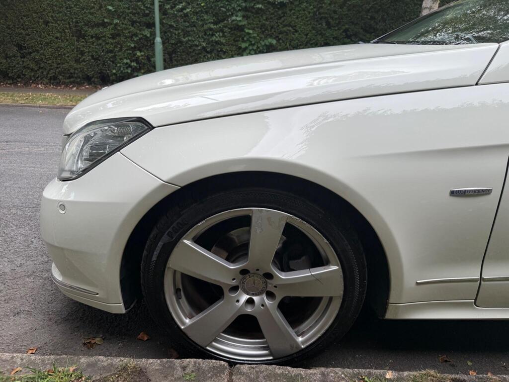 
								2011 Mercedes-Benz 1.8 E200 BlueEfficiency SE Cabriolet full									
