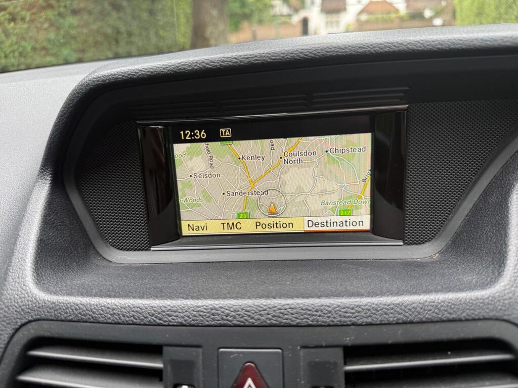 
								2011 Mercedes-Benz 1.8 E200 BlueEfficiency SE Cabriolet full									