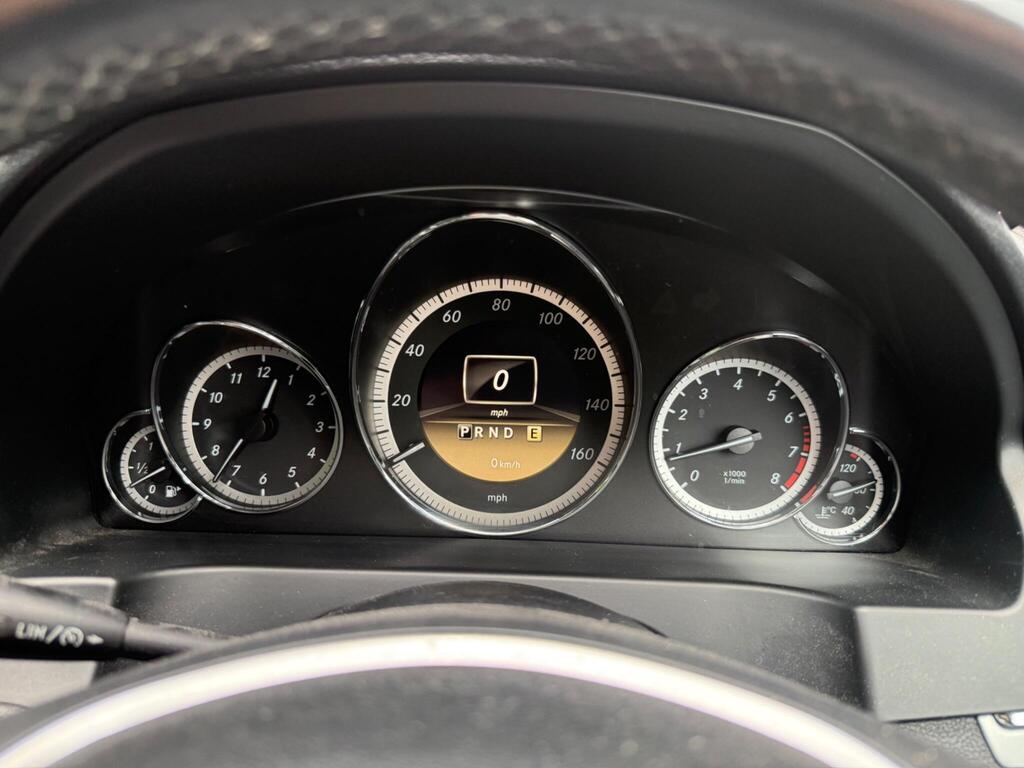 
								2011 Mercedes-Benz 1.8 E200 BlueEfficiency SE Cabriolet full									