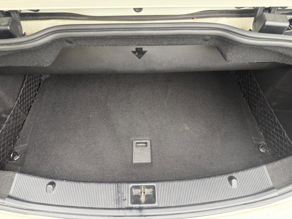 
								2011 Mercedes-Benz 1.8 E200 BlueEfficiency SE Cabriolet full									