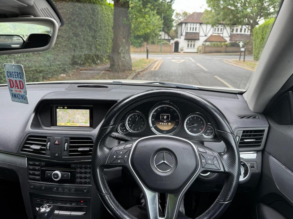 
								2011 Mercedes-Benz 1.8 E200 BlueEfficiency SE Cabriolet full									