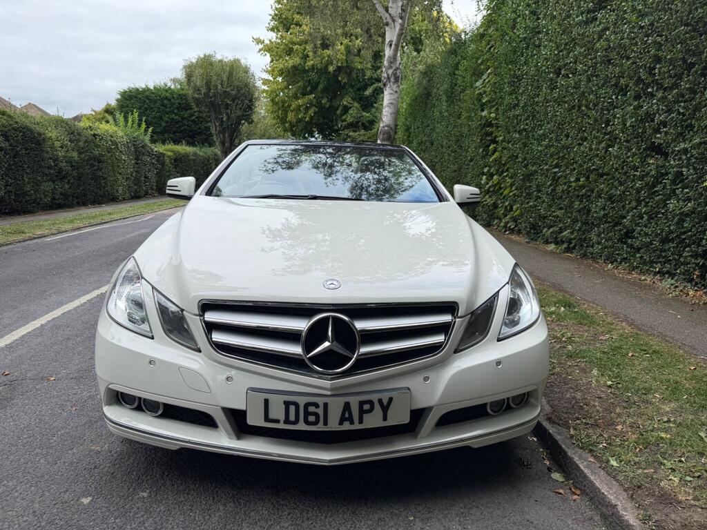 
								2011 Mercedes-Benz 1.8 E200 BlueEfficiency SE Cabriolet full									