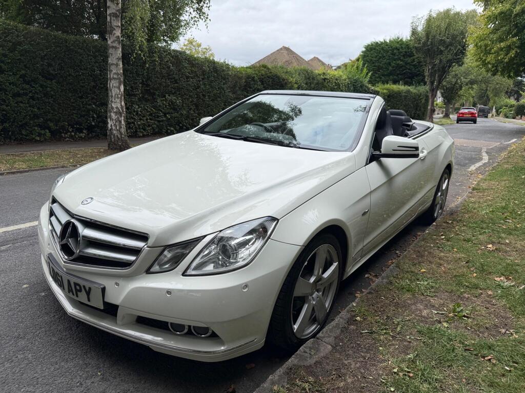 
								2011 Mercedes-Benz 1.8 E200 BlueEfficiency SE Cabriolet full									