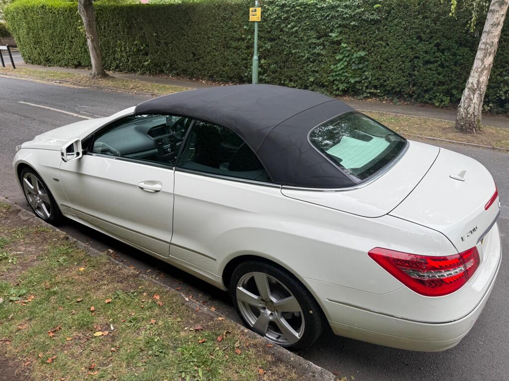 
								2011 Mercedes-Benz 1.8 E200 BlueEfficiency SE Cabriolet full									