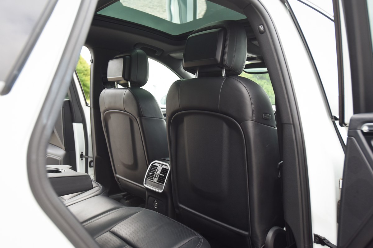
								2017 Porsche Macan S 3L V6 Sports full									