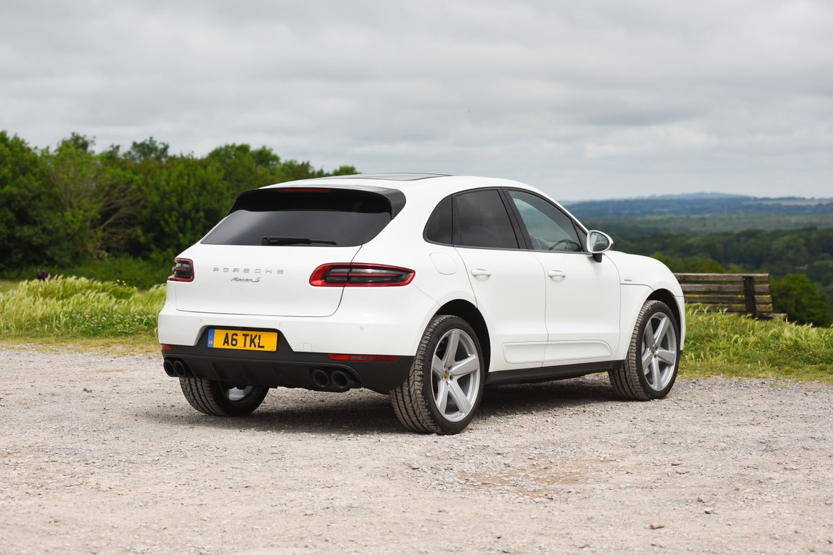 
								2017 Porsche Macan S 3L V6 Sports full									