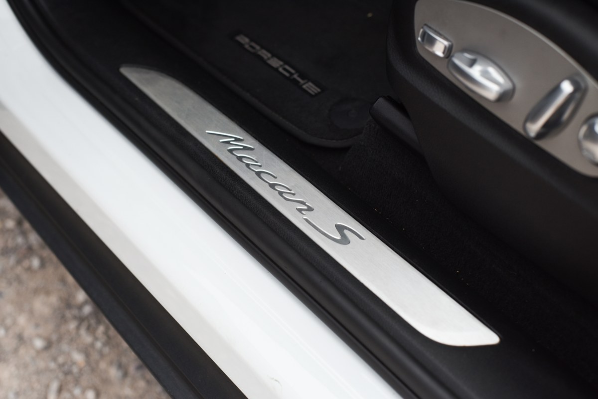 
								2017 Porsche Macan S 3L V6 Sports full									