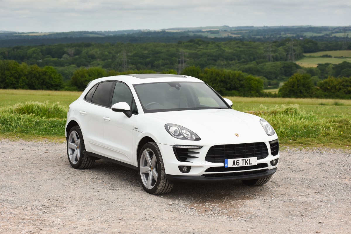 
								2017 Porsche Macan S 3L V6 Sports full									