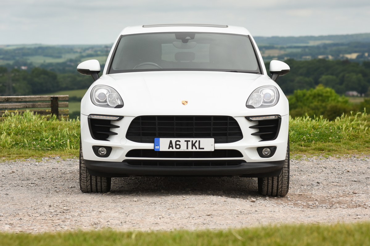 
								2017 Porsche Macan S 3L V6 Sports full									