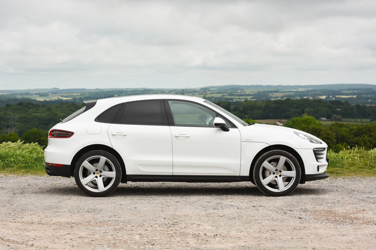 2017 Porsche Macan S 3L V6 Sports