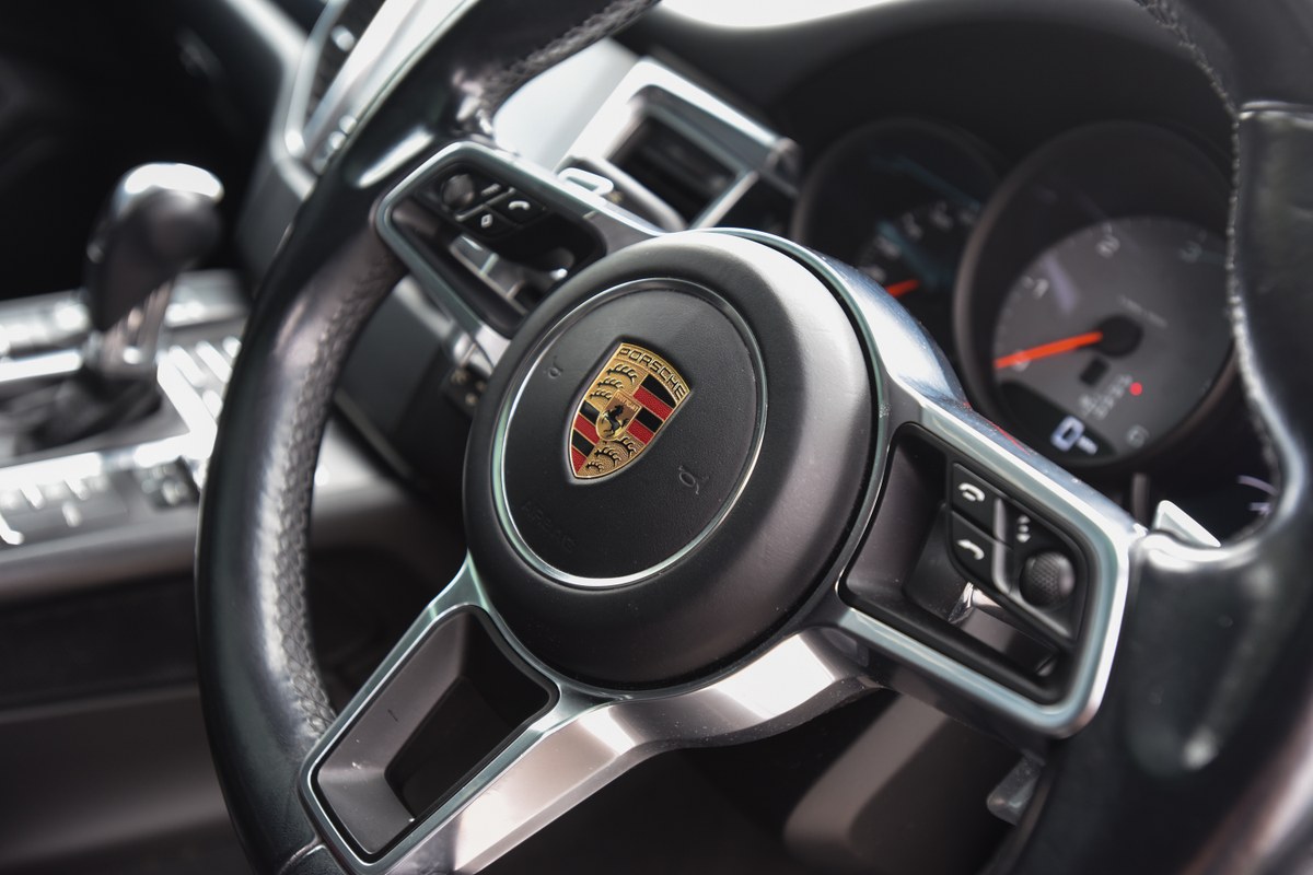 
								2017 Porsche Macan S 3L V6 Sports full									