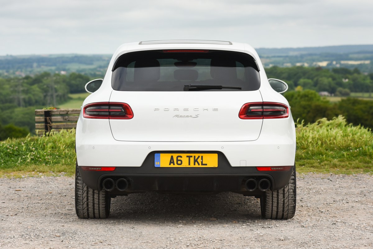 
								2017 Porsche Macan S 3L V6 Sports full									