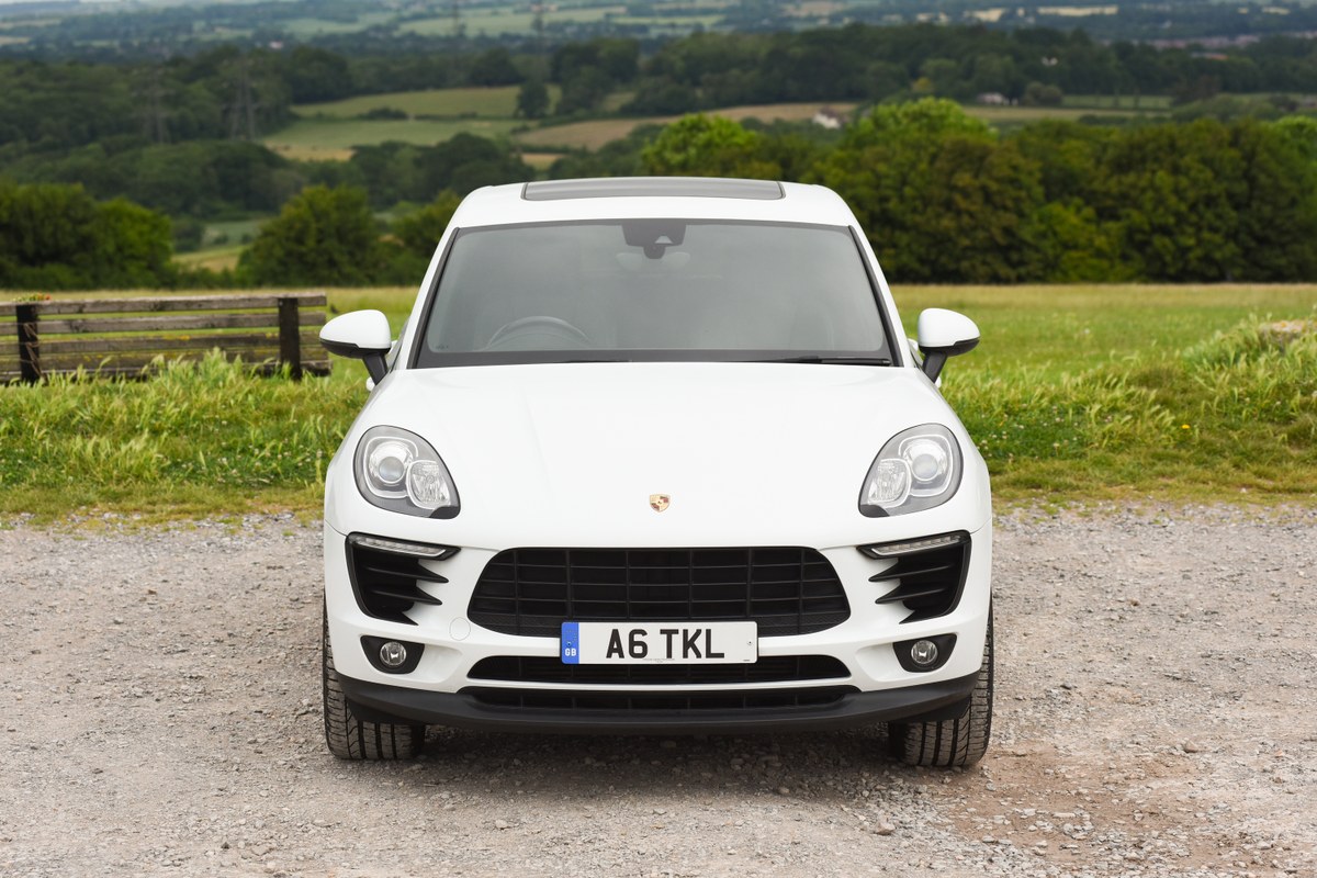 
								2017 Porsche Macan S 3L V6 Sports full									