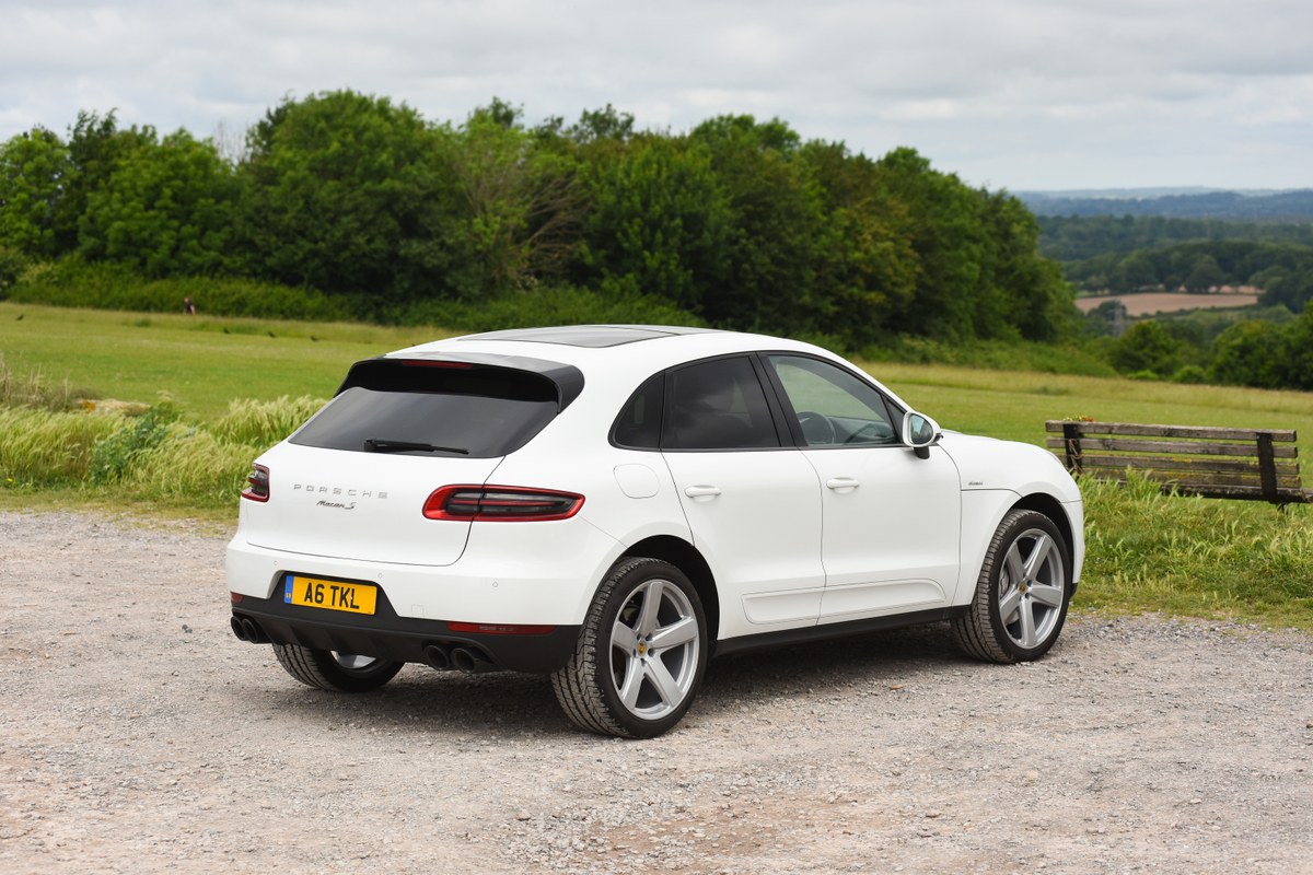 
								2017 Porsche Macan S 3L V6 Sports full									