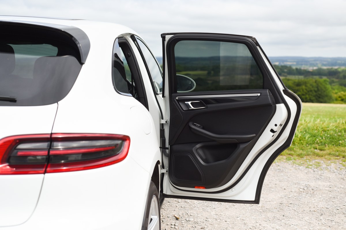 
								2017 Porsche Macan S 3L V6 Sports full									