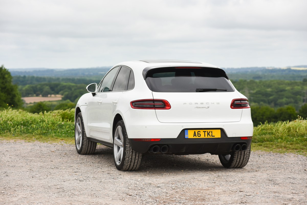 
								2017 Porsche Macan S 3L V6 Sports full									
