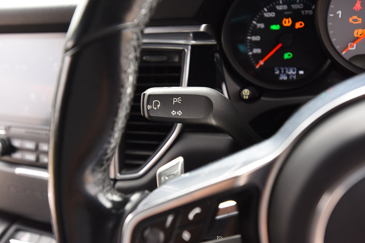 
								2017 Porsche Macan S 3L V6 Sports full									