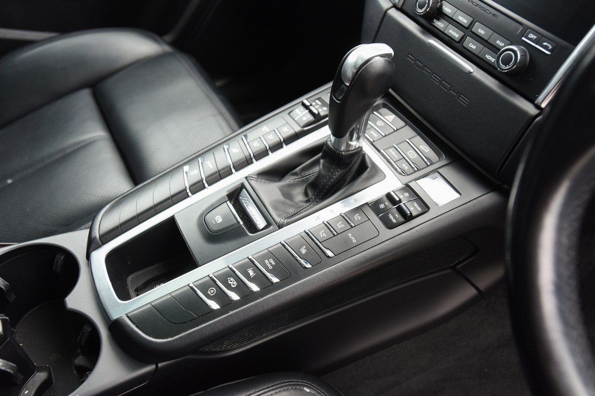 
								2017 Porsche Macan S 3L V6 Sports full									