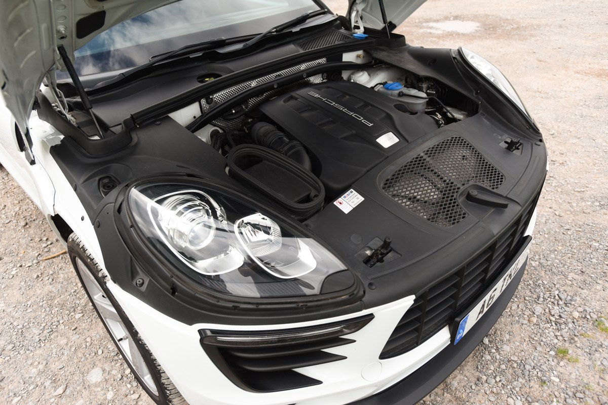 
								2017 Porsche Macan S 3L V6 Sports full									