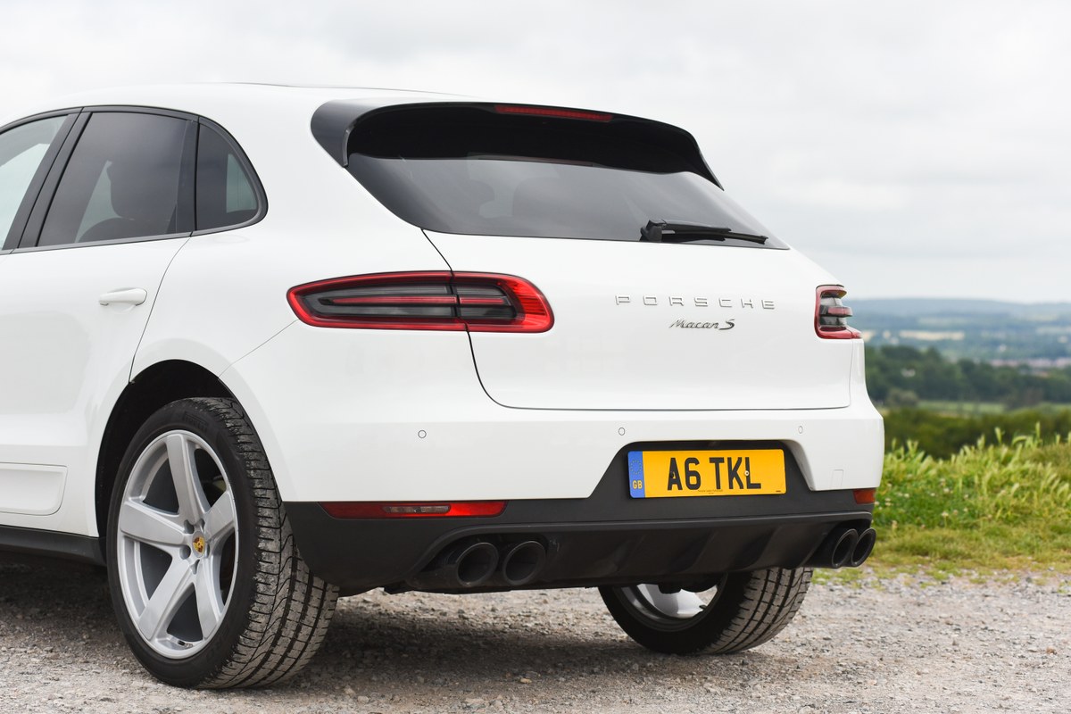 
								2017 Porsche Macan S 3L V6 Sports full									