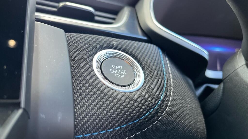 
								2024 Renault Captur 1.6 E-TECH esprit Alpine full									
