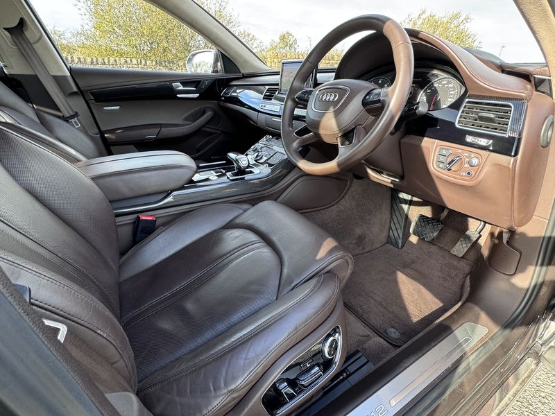 
								2015 Audi A8L Quattro LWB W12 full									