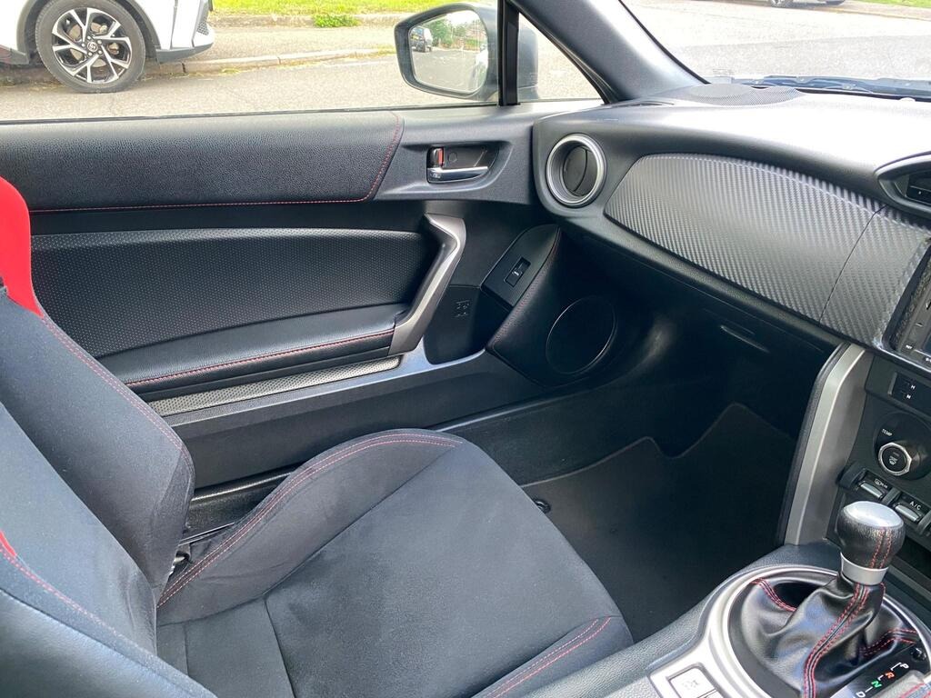 
								2015 Toyota GT86 2.0 Boxer D-4S Coupe 2dr Petrol Auto 200 ps full									