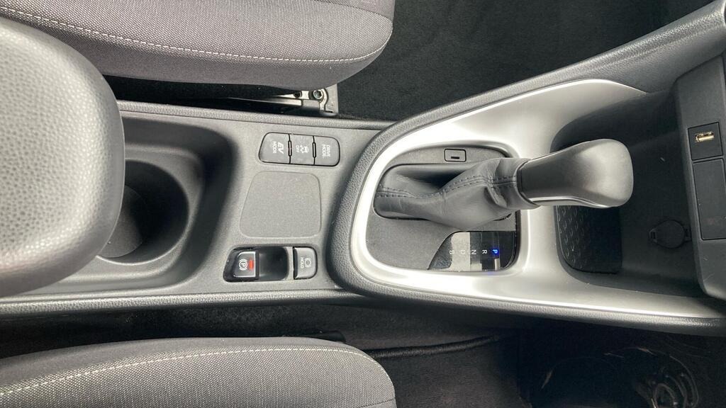 
								2022 Toyota Yaris 1.5 VVT-h Design E-CVT full									