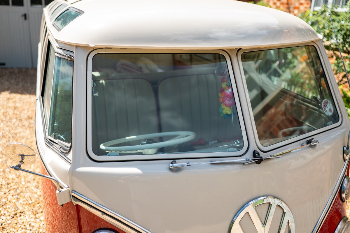 
								1963 Volkswagen 21-Window Microbus full									