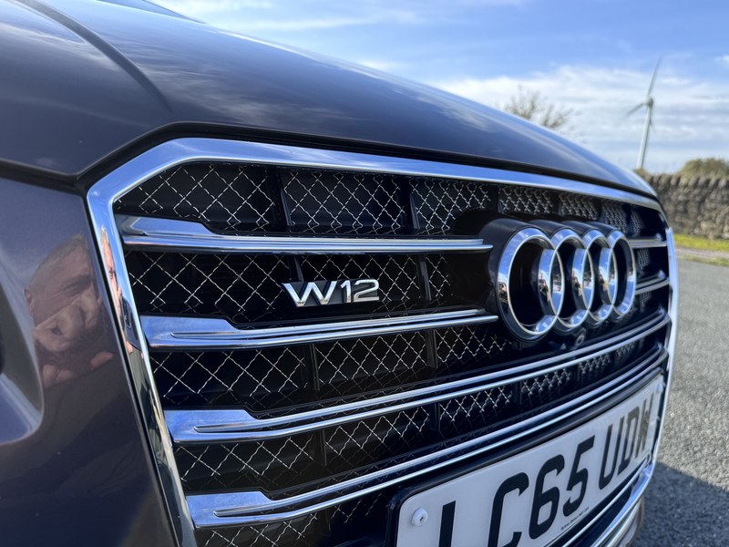 
								2015 Audi A8L Quattro LWB W12 full									