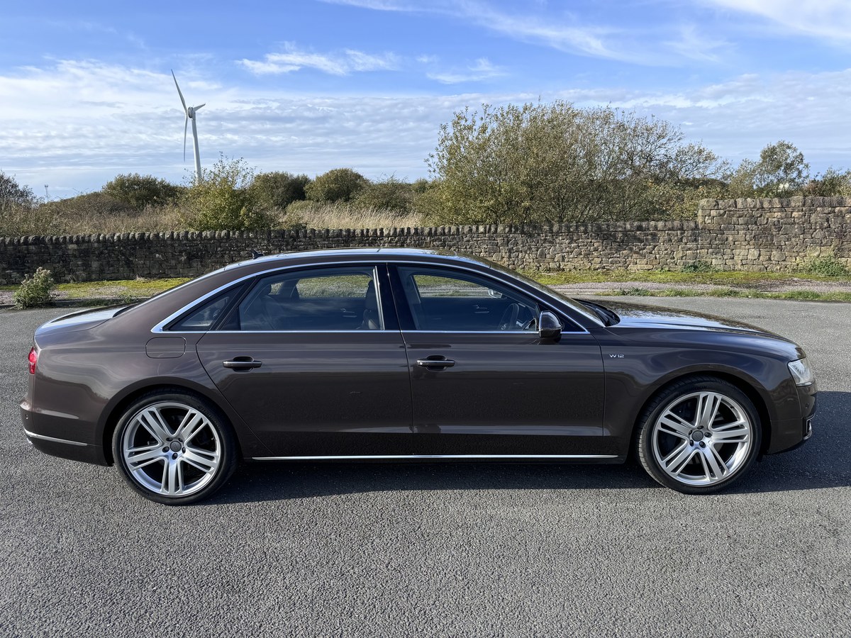 
								2015 Audi A8L Quattro LWB W12 full									
