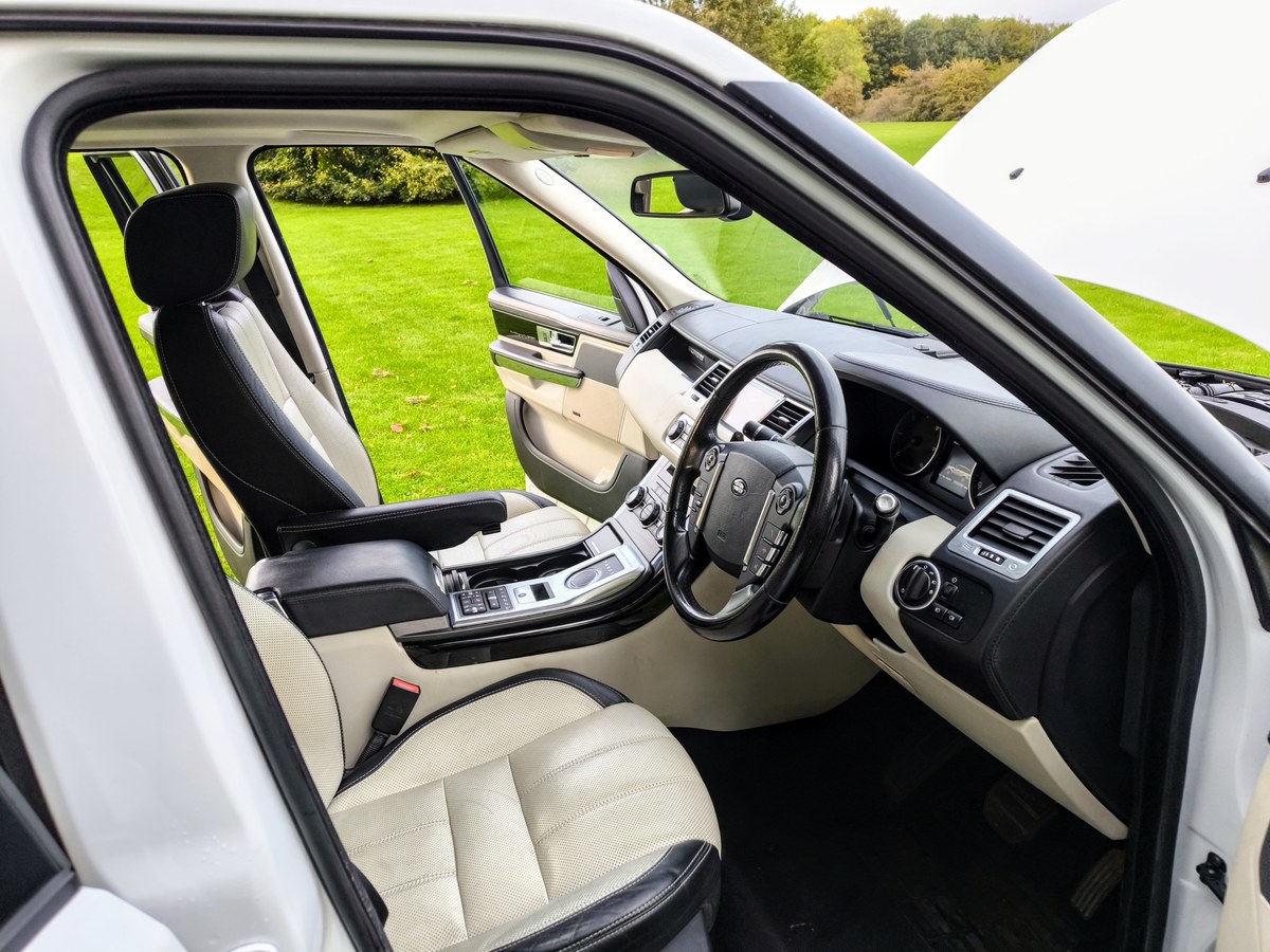 
								2012 Land Rover Range Rover Sport Autobiography Sport 3L SDV6 full									