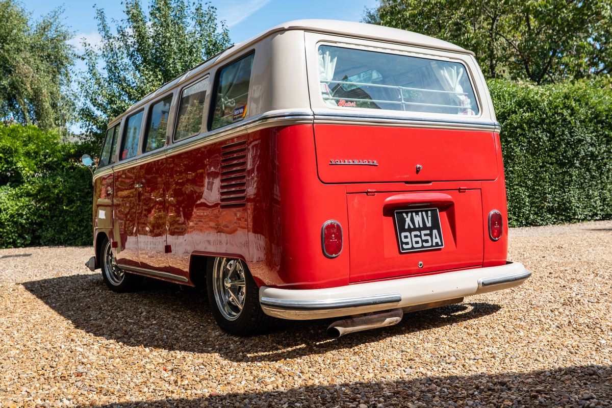 
								1963 Volkswagen 21-Window Microbus full									