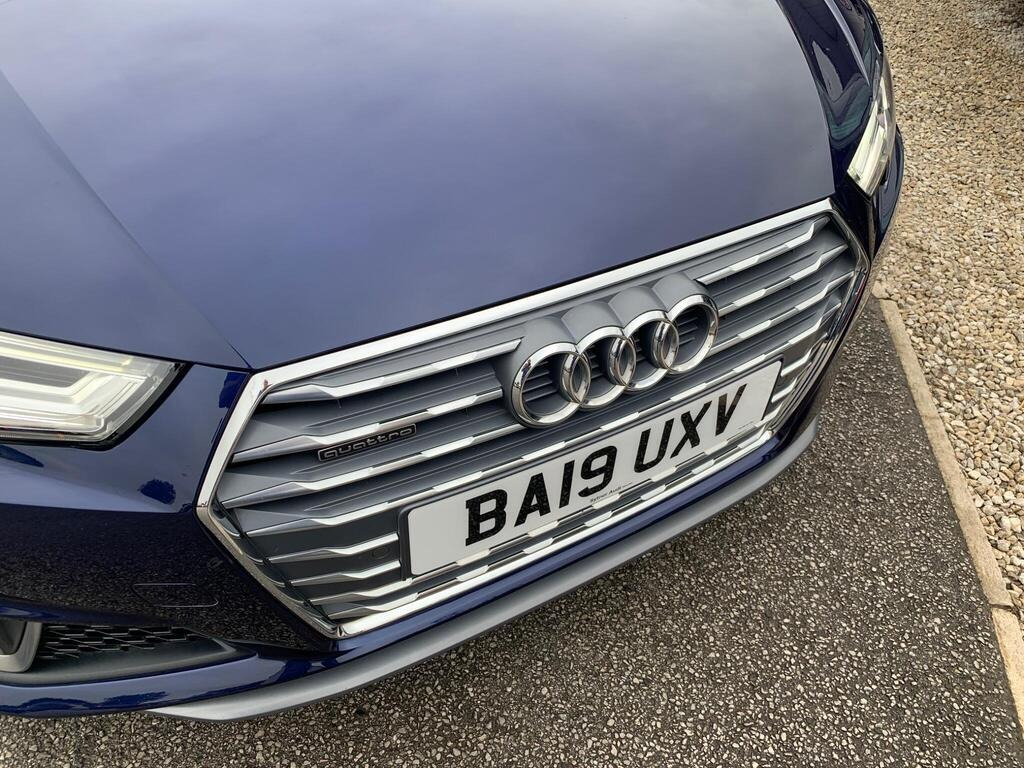 
								2019 Audi A4 2.0 TDI 40 S line S Tronic quattro full									