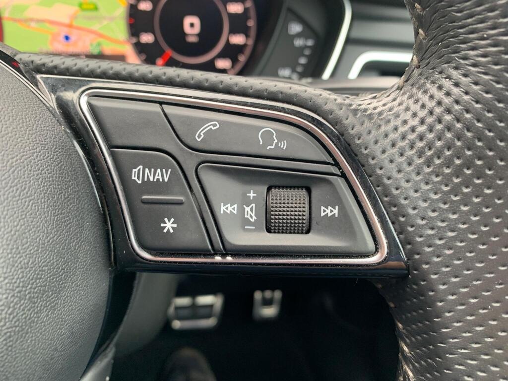 
								2019 Audi A4 2.0 TDI 40 S line S Tronic quattro full									