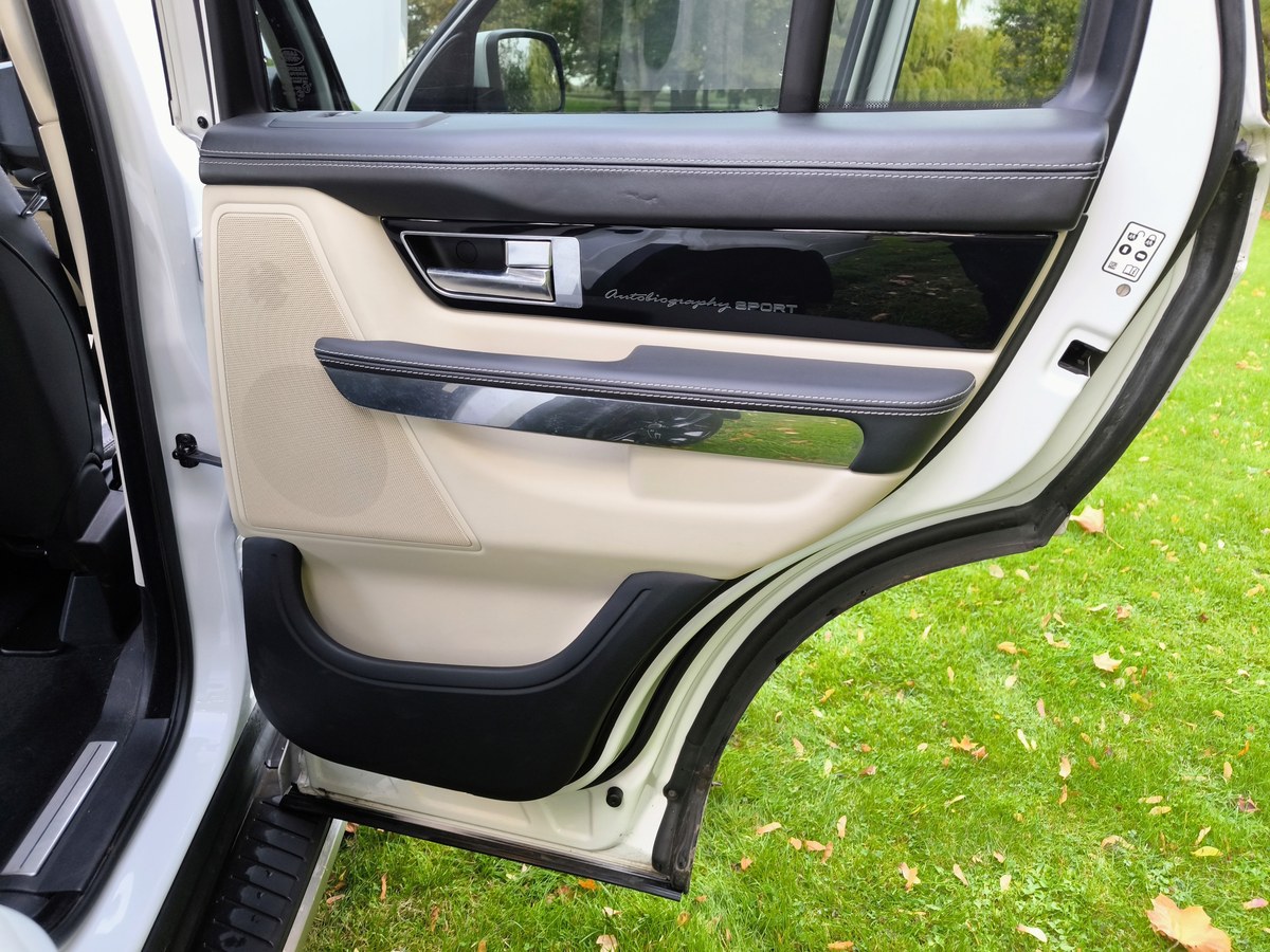 
								2012 Land Rover Range Rover Sport Autobiography Sport 3L SDV6 full									