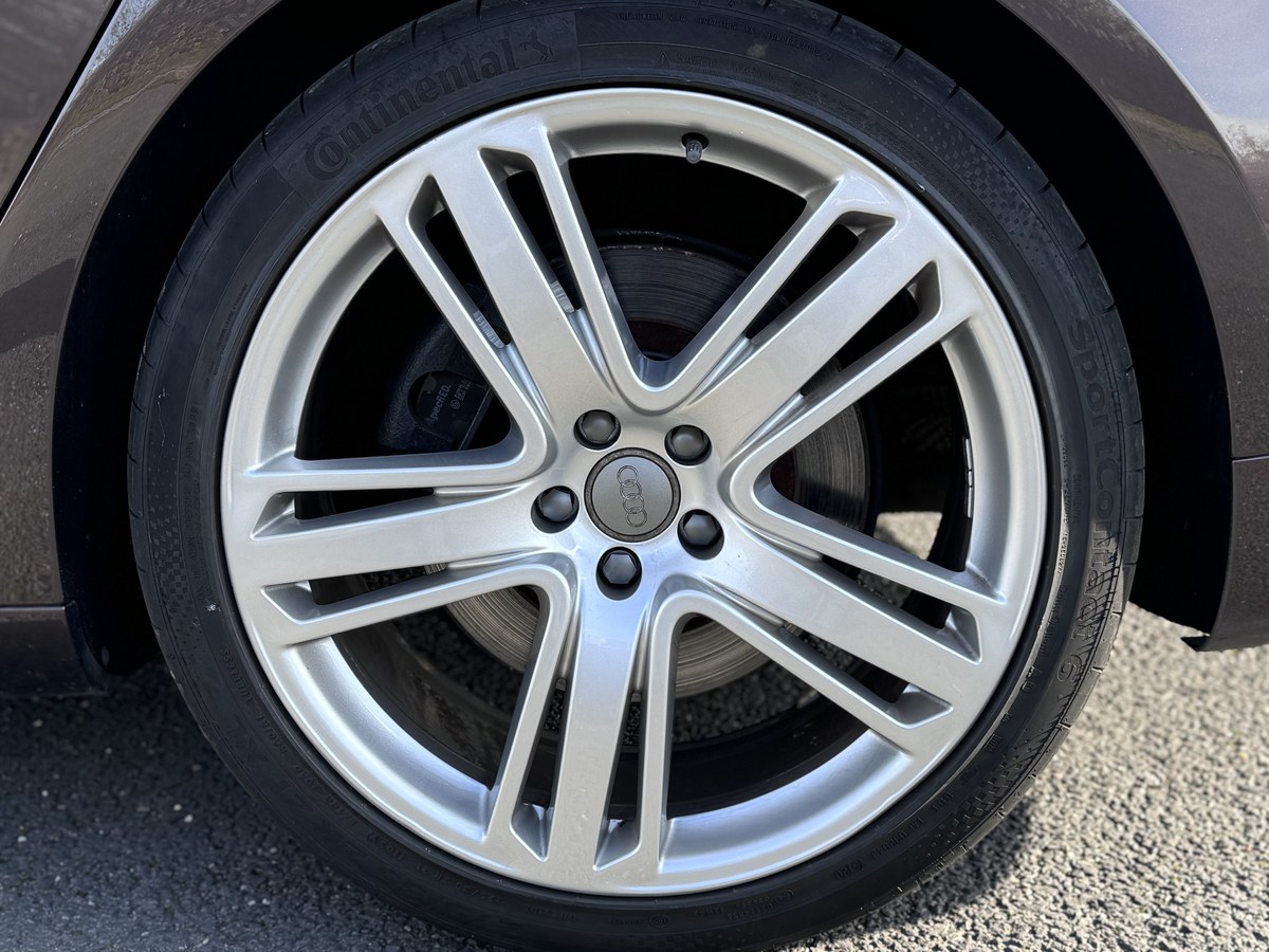 
								2015 Audi A8L Quattro LWB W12 full									