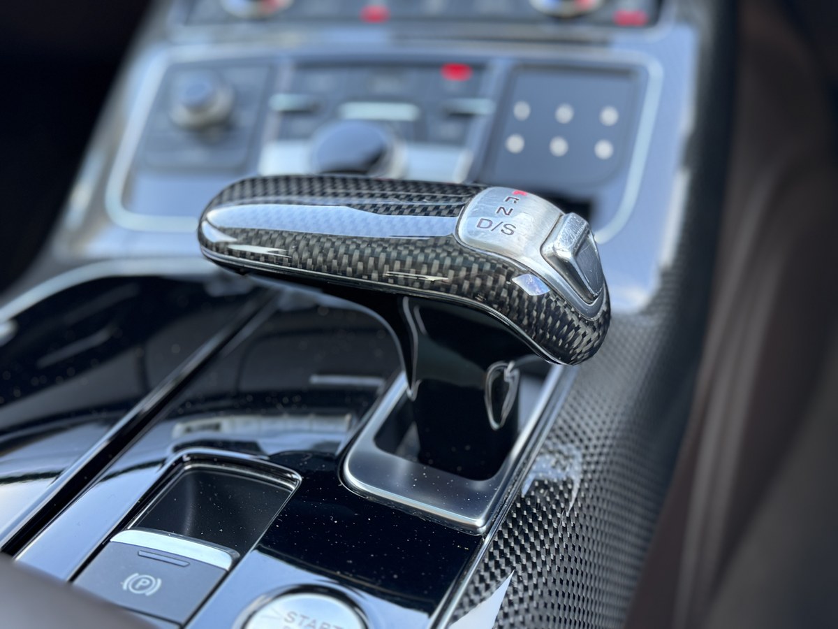 
								2015 Audi A8L Quattro LWB W12 full									