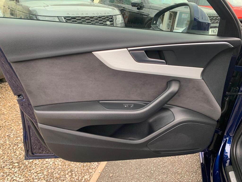 
								2019 Audi A4 2.0 TDI 40 S line S Tronic quattro full									