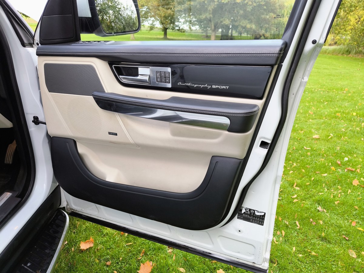 
								2012 Land Rover Range Rover Sport Autobiography Sport 3L SDV6 full									