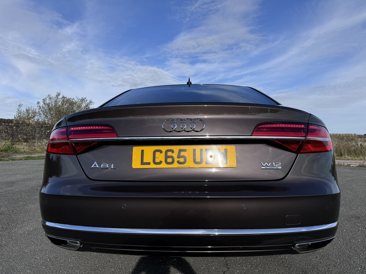 
								2015 Audi A8L Quattro LWB W12 full									