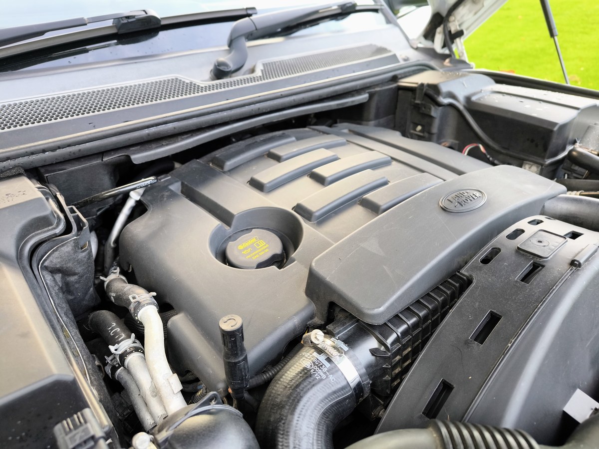 
								2012 Land Rover Range Rover Sport Autobiography Sport 3L SDV6 full									