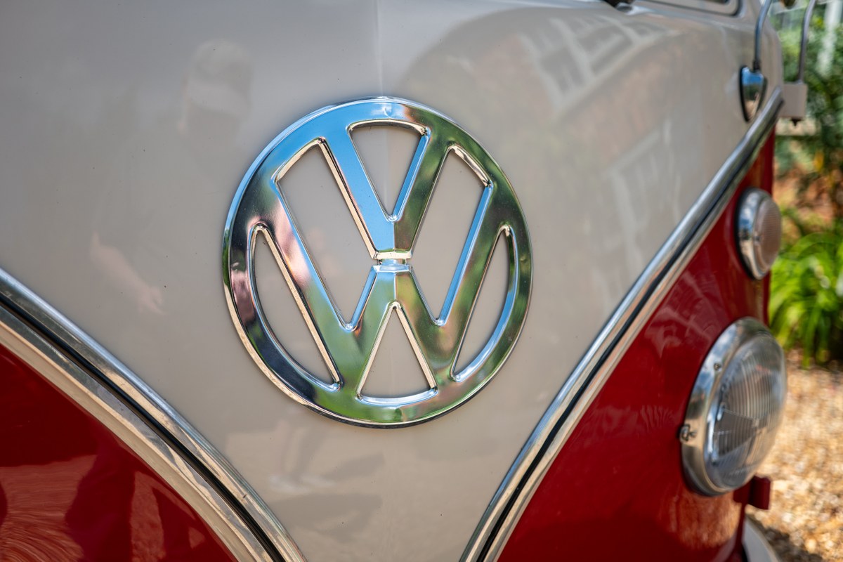 
								1963 Volkswagen 21-Window Microbus full									