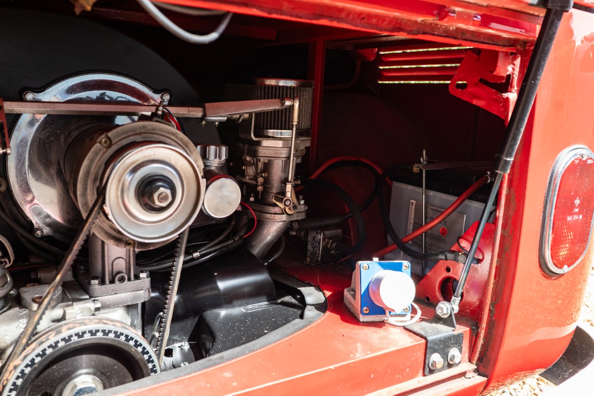 
								1963 Volkswagen 21-Window Microbus full									