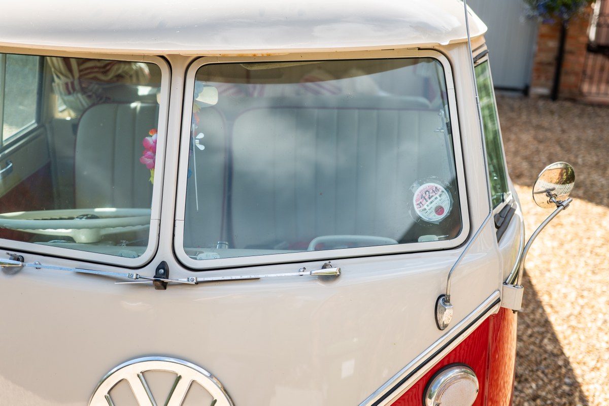 
								1963 Volkswagen 21-Window Microbus full									