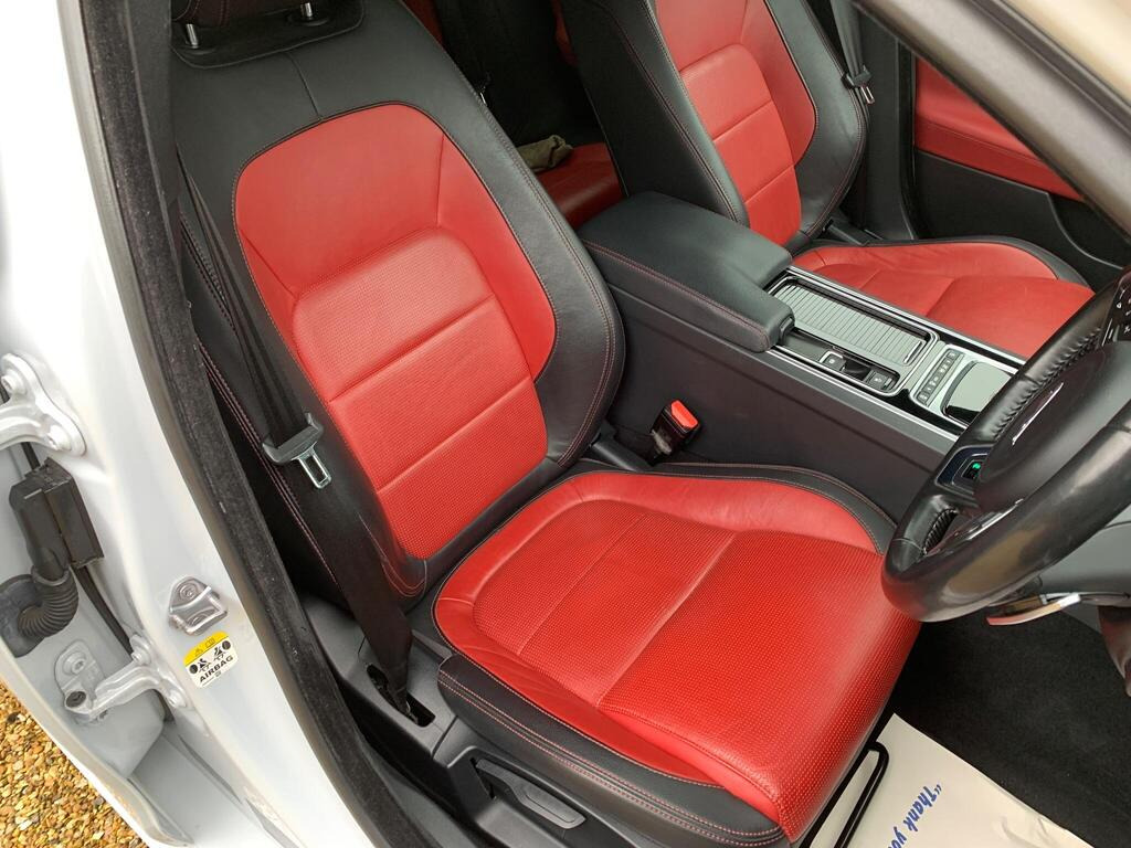 
								2018 Jaguar XE2.0i R-Sport Auto full									