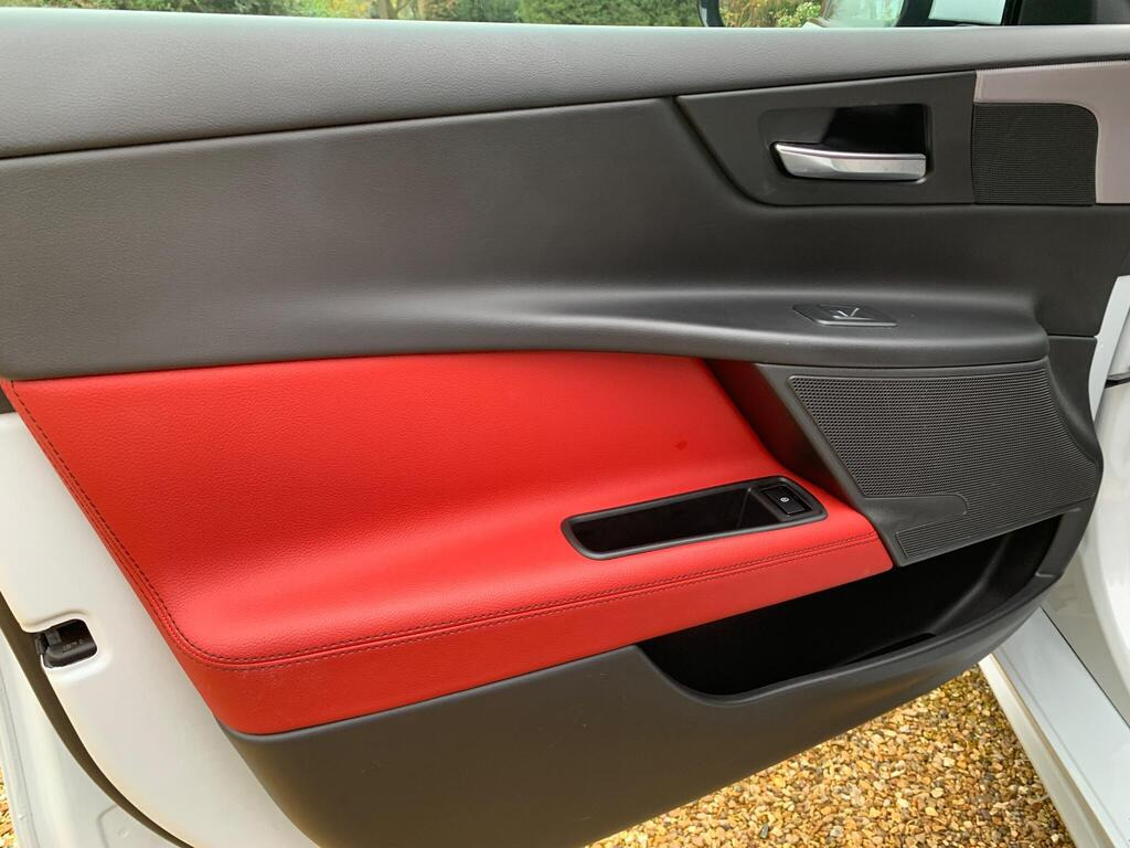 
								2018 Jaguar XE2.0i R-Sport Auto full									