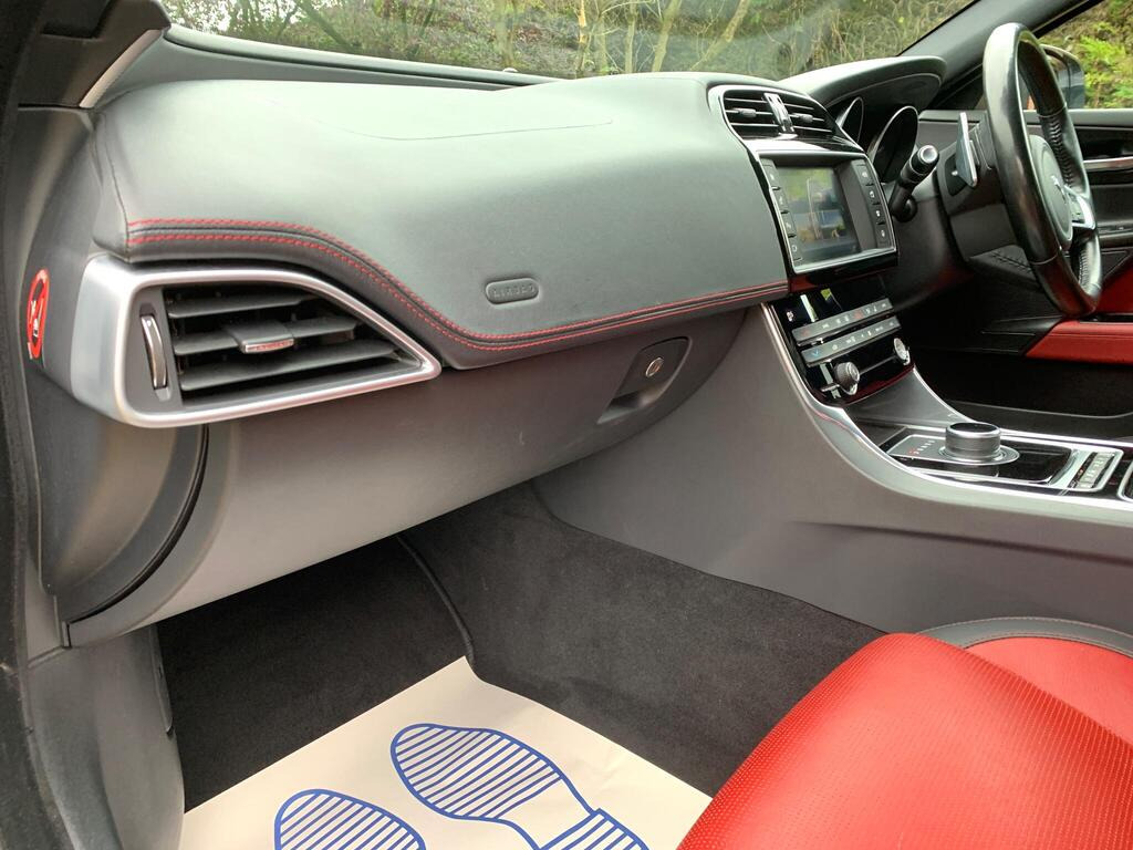 
								2018 Jaguar XE2.0i R-Sport Auto full									